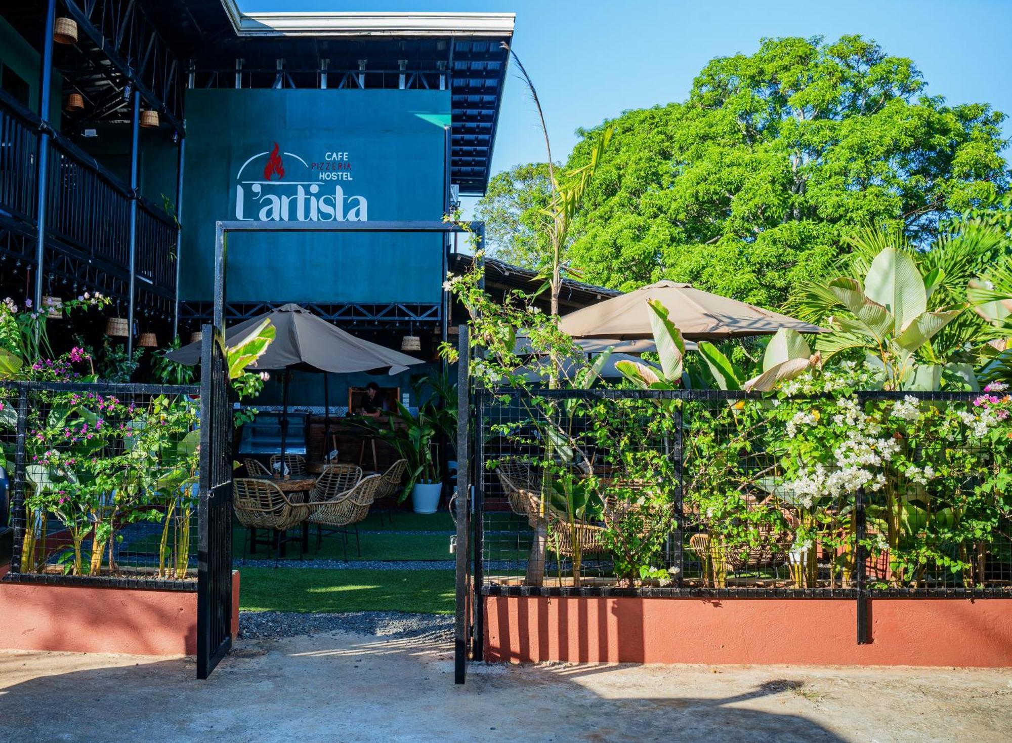 Lartista Hostel Puerto Princesa Exteriör bild